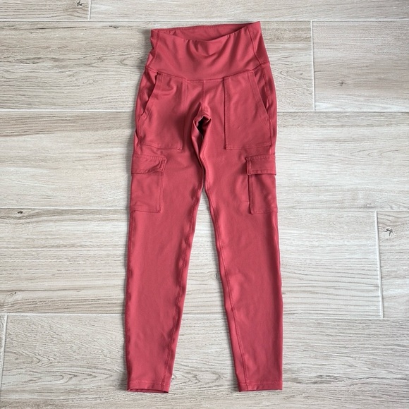 Old Navy Pants - Old Navy Elevate High Waisted PowerPress Cargo 7/8 Leggings Myrrh Pink